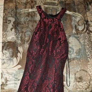 R&M, Red with black lace, Full length, Size 6